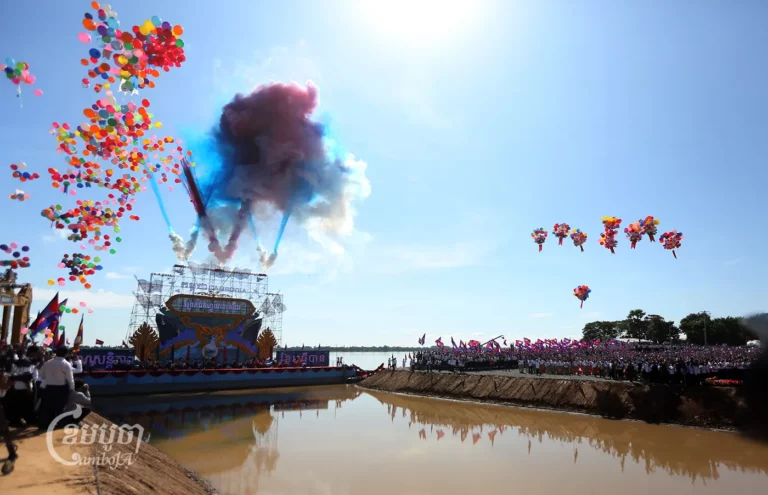 ពិធីបើកការដ្ឋានសាងសង់ព្រែកជីកហ្វូណនតេជោតម្លៃ១,៧ពាន់លានដុល្លារនៅខេត្តកណ្តាលនៅថ្ងៃទី៥ ខែសីហា ឆ្នាំ២០២៤។ (ខេមបូចា/ ព្រីង សំរាំង)